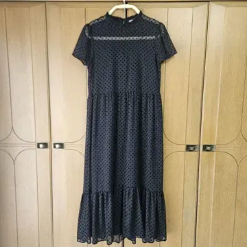 ZARA 블랙 도트 무늬 원피스