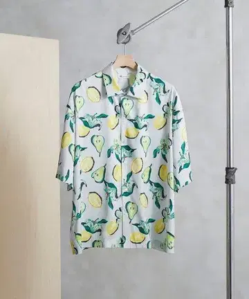 릴리 앤 후르츠 올 패턴 셔츠