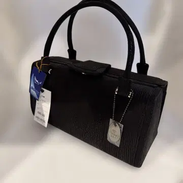 블랙 샤크 포멀 핸드백