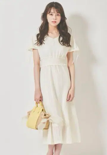 트란테안 손 드 모드 러셀 레이스 원피스 화이트