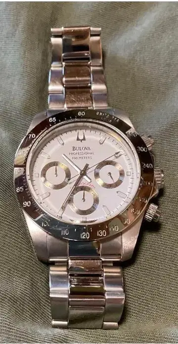 Bulova 크로노그래프 시계 실버
