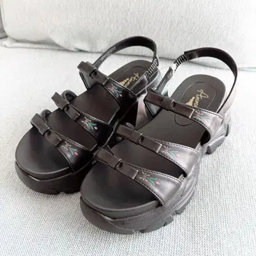치하루 시마무라 디즈니 블랙 스포츠 샌들 M