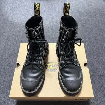 Dr.Martens MORENO 8홀 닥터마틴 UK8 통굽
