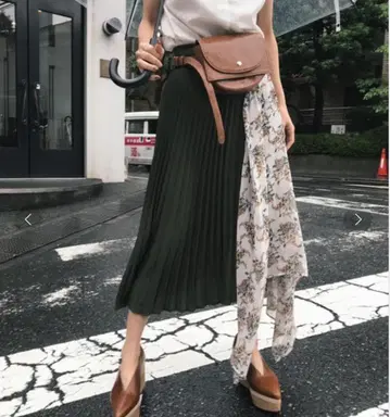 아메리 AMERI 비대칭 스커트 꽃무늬 플리츠 카키