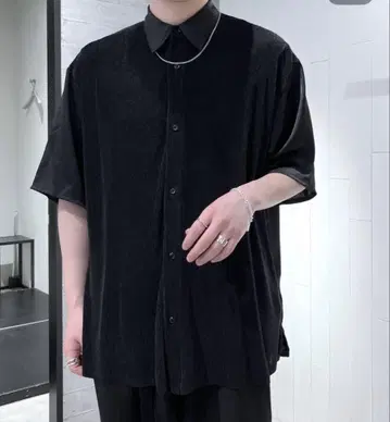 HARE 새틴 프론트 플리츠 셔츠 블랙 09, S 사이즈