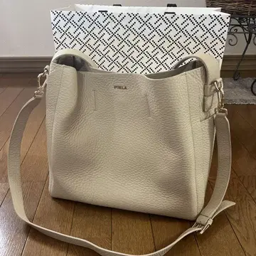 FURLA 크림색 숄더백