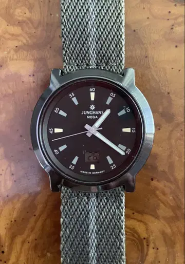 JUNGHANS MEGA 독일제 손목시계 (쿼츠) 작동품