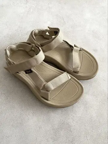 TEVA 베이지 스포츠 샌들 조정 가능