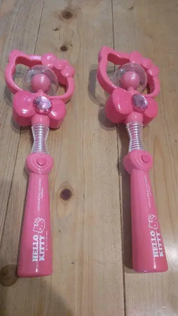HELLO KITTY 펜라이트 2개 세트