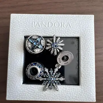 Pandora 눈송이 별 참 4세트