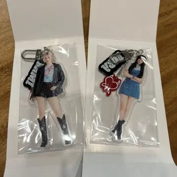 BABYMONSTER 아크릴 참 로라 라미