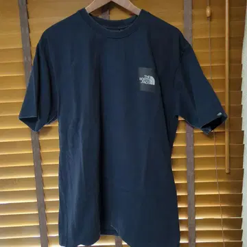 THE NORTH FACE 네이비 티셔츠