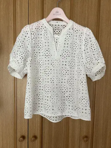 BALLSEY 코튼 컷워크 레이스 퍼프 슬리브 블라우스 화이트