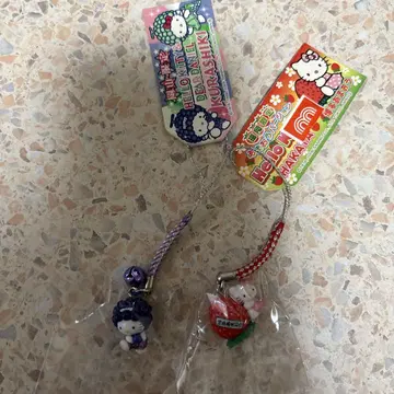 고토치 키티 딸기 포도
