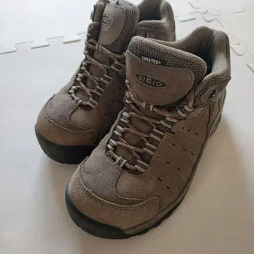SIRIO GORE-TEX 트레킹 슈즈 베이지 22.5cm