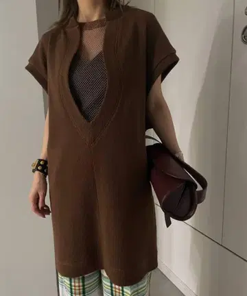 MESH LAYERED WAFFLE 튜닉 TOP 브라운