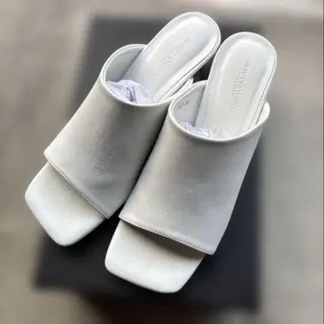 유나이티드 애로우즈 샌들 화이트