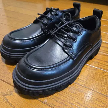 ZARA 블랙 로퍼 통굽 미사용 택 포함