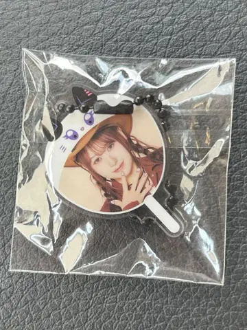 ME:I 가사하라 모모나 아크릴 부채 키링