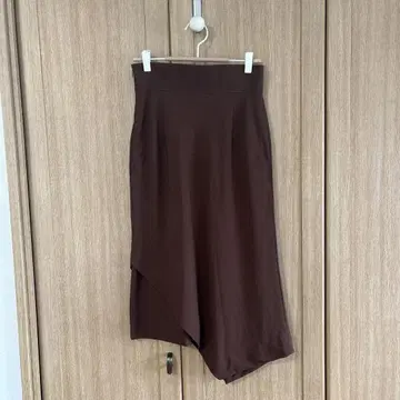 martinique 브라운 비대칭 타이트 스커트
