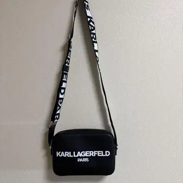 Karl LAGERFELD의 사코슈