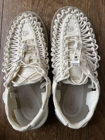 keen 킨 새상품급 여성 유니크 화이트/콘스토크 24.5