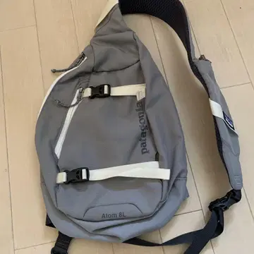 파타고니아 Atom 8L 바디백