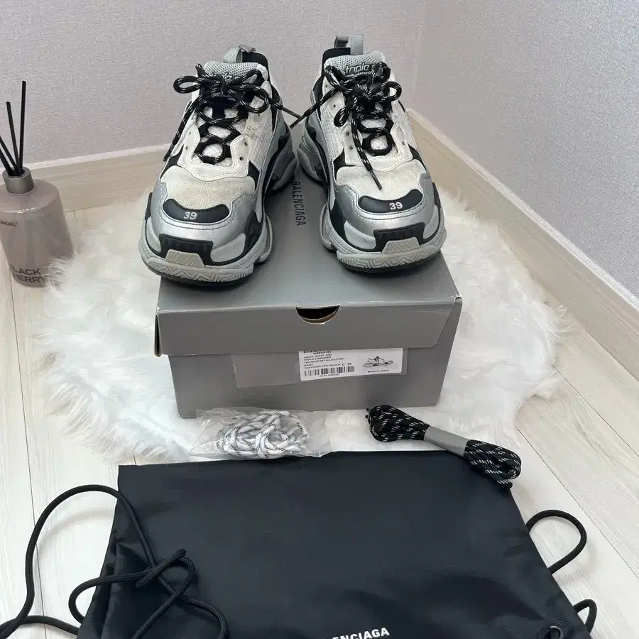 BALENCIAGA ナイロンジャケット サイズ44 ネイビー BALENCIAGA ナイロンジャケット サイズ46 黒 ハーフジップ