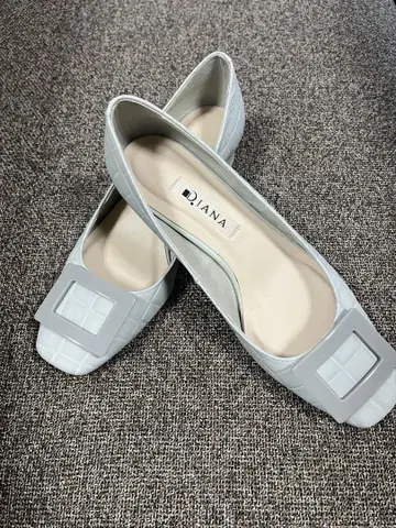 DIANA 그레이 스퀘어토 펌프스 23cm