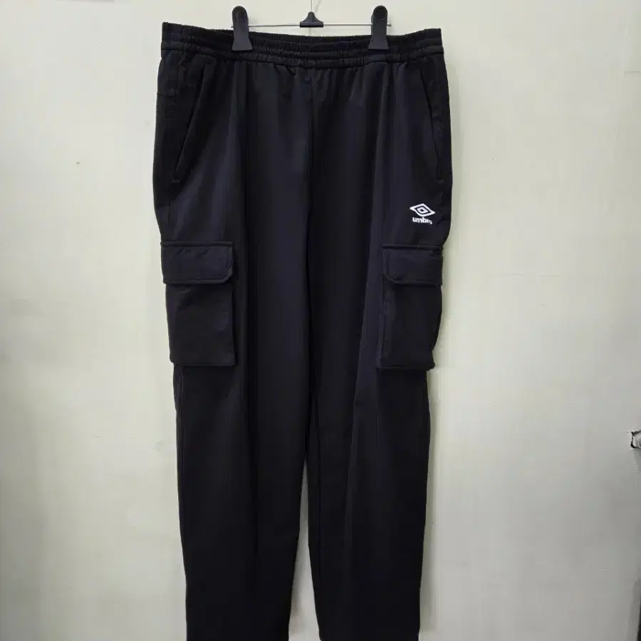 UMBRO■Essential Loose Jogger Pants ■送料込 UMBRO□Essential Loose Jogger Pants □送料込 (UMBRO/パンツ