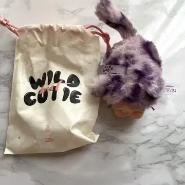 CRYBABY wild but cutie 크라이 베이비 Neon
