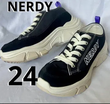 새상품급 NERDY 널디 통굽 스니커즈 24