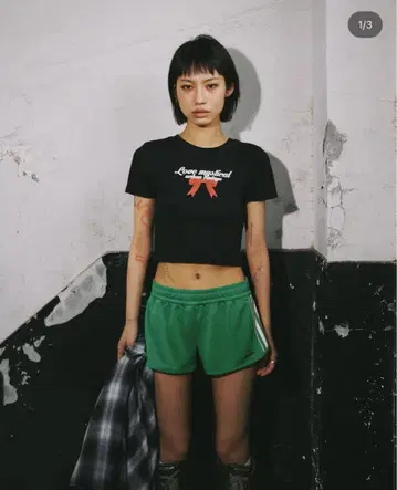 ACLENT 리본 로고 미니 T 블랙