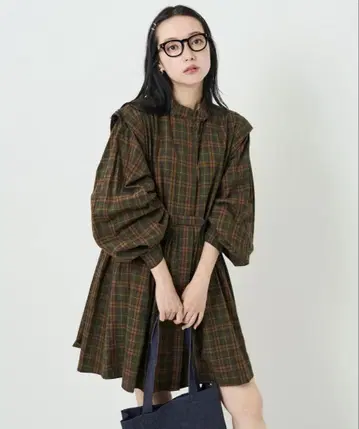 체크 무늬 긴팔 원피스