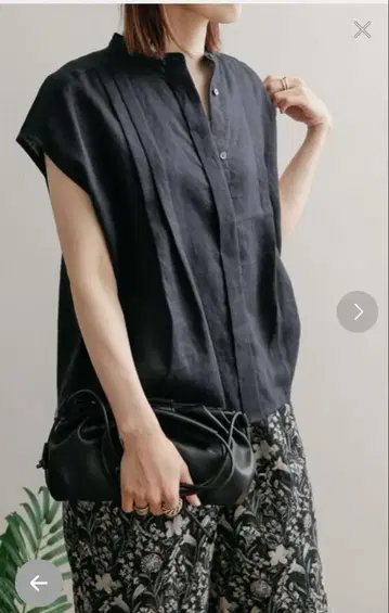 어반 리서치 린넨 100% 슬리브리스 셔츠 네이비