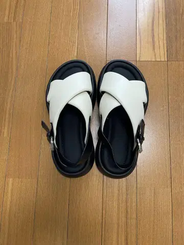 MICALLE MICALLE 통굽 샌들