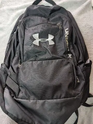 Under Armour 블랙 백팩