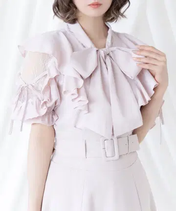 유메텐보 숄더 레이스 모테 프릴 보타이 블라우스