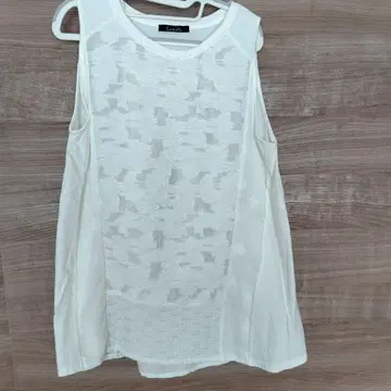 Cachette 화이트 슬리브리스 상의
