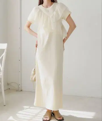 Bab 아지메 프릴 도킹 원피스