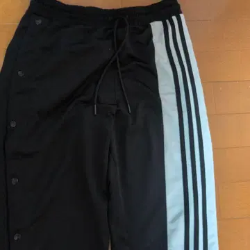 adidas 사이드 버튼 팬츠 블랙