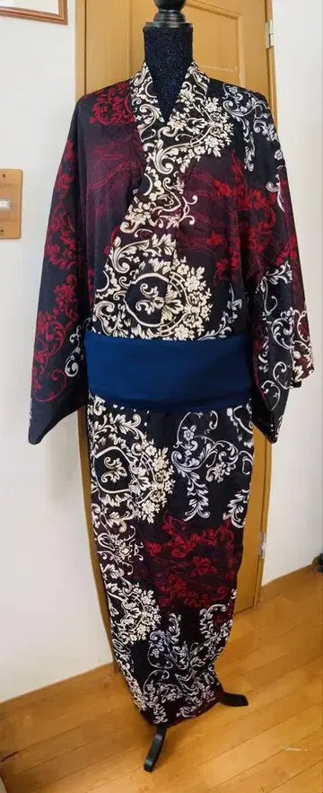 바틱 유카타와 오비 세트 남성용