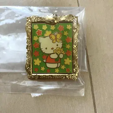 레트로 키티 핀 배지