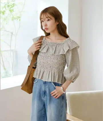 kastane 셔링 오프숄 블라우스