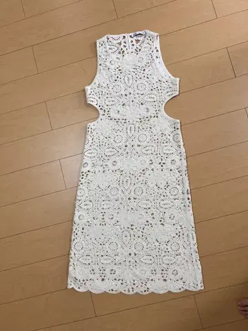ZARA 화이트 레이스 슬리브리스 원피스 크로셰