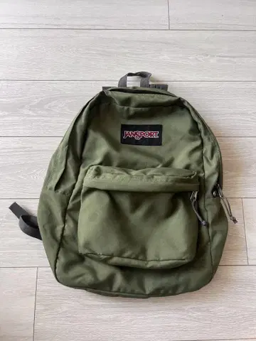 JANSPORT 올리브 그린 백팩