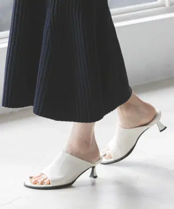 NOBLE [ LE VERNIS ] 스트레치 뮬 샌들 23cm