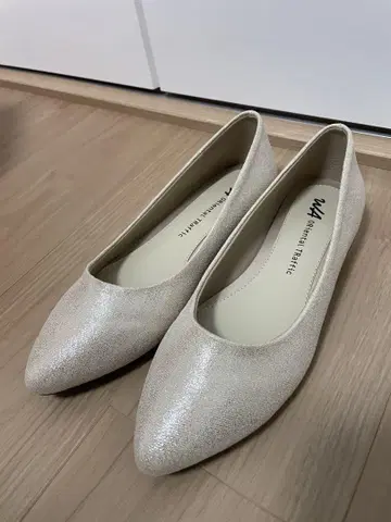 펌프스 로우 힐