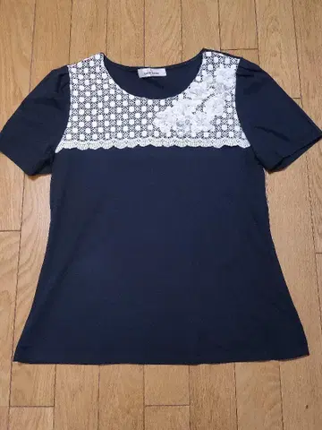 [ 새상품급 ] 갤러리 비스콘티 티셔츠 네이비 레이스 티셔츠