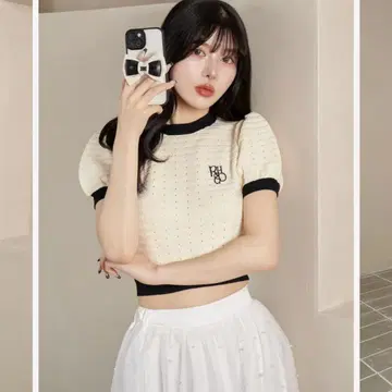 Darich 백 리본 퍼프 숄더 니트